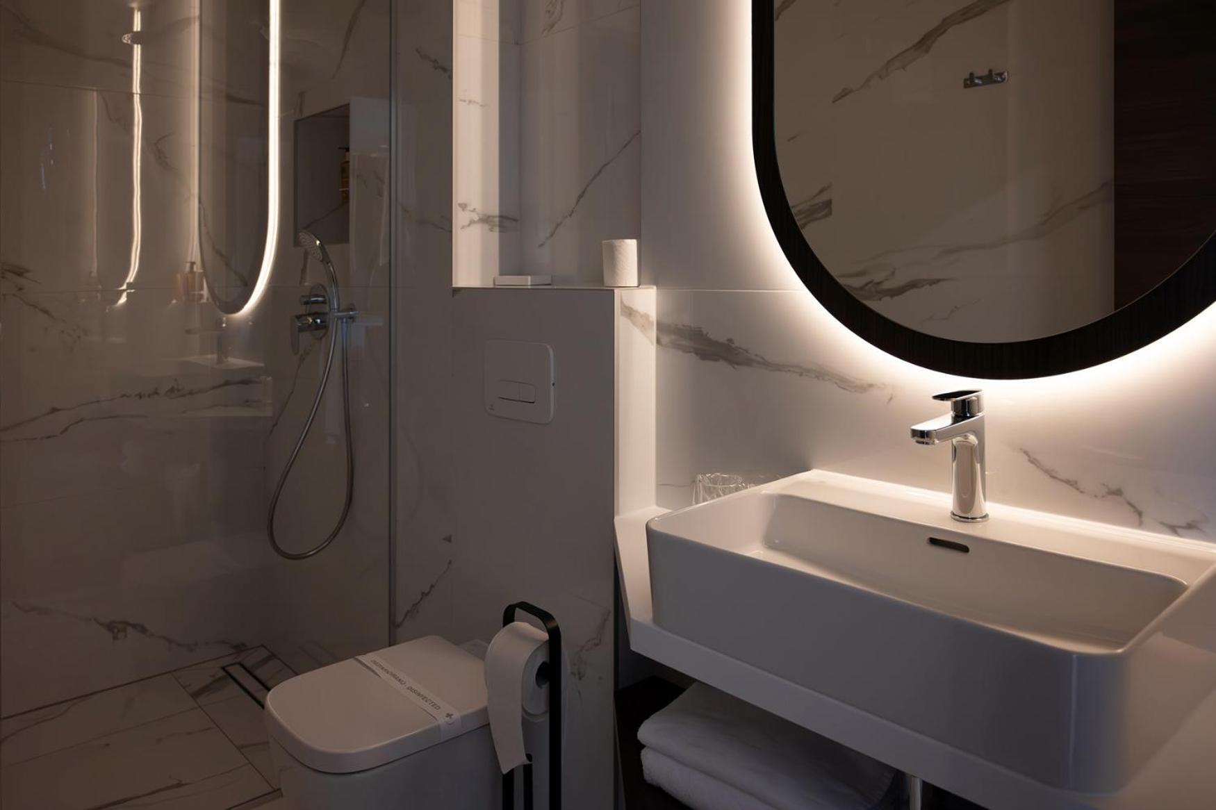 זאגרב Diamond Hotel מראה חיצוני תמונה